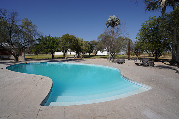 Namutoni Resort swimming pool